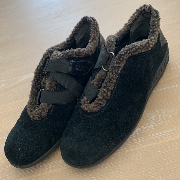 Stuart Weitzman suede leather shoes faux fur details, good condition size 6 - Picture 2 of 5